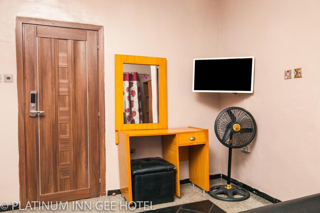 Platinum Inn Gee Hotel Suru Lere Extérieur photo