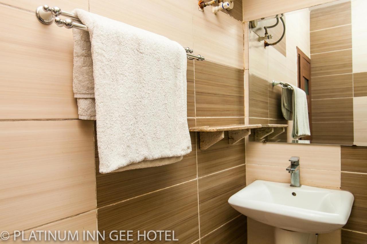 Platinum Inn Gee Hotel Suru Lere Extérieur photo