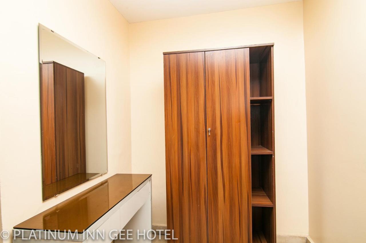 Platinum Inn Gee Hotel Suru Lere Extérieur photo