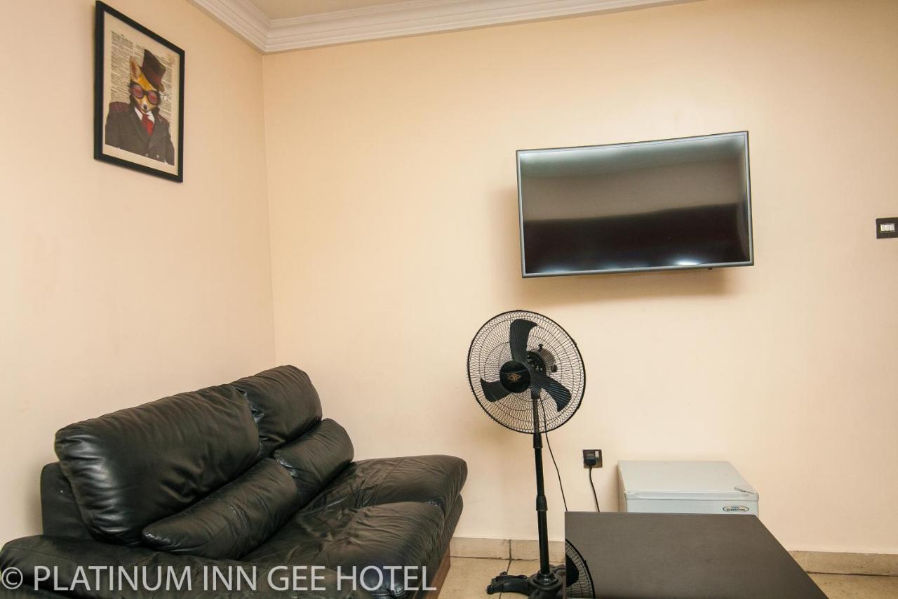 Platinum Inn Gee Hotel Suru Lere Extérieur photo