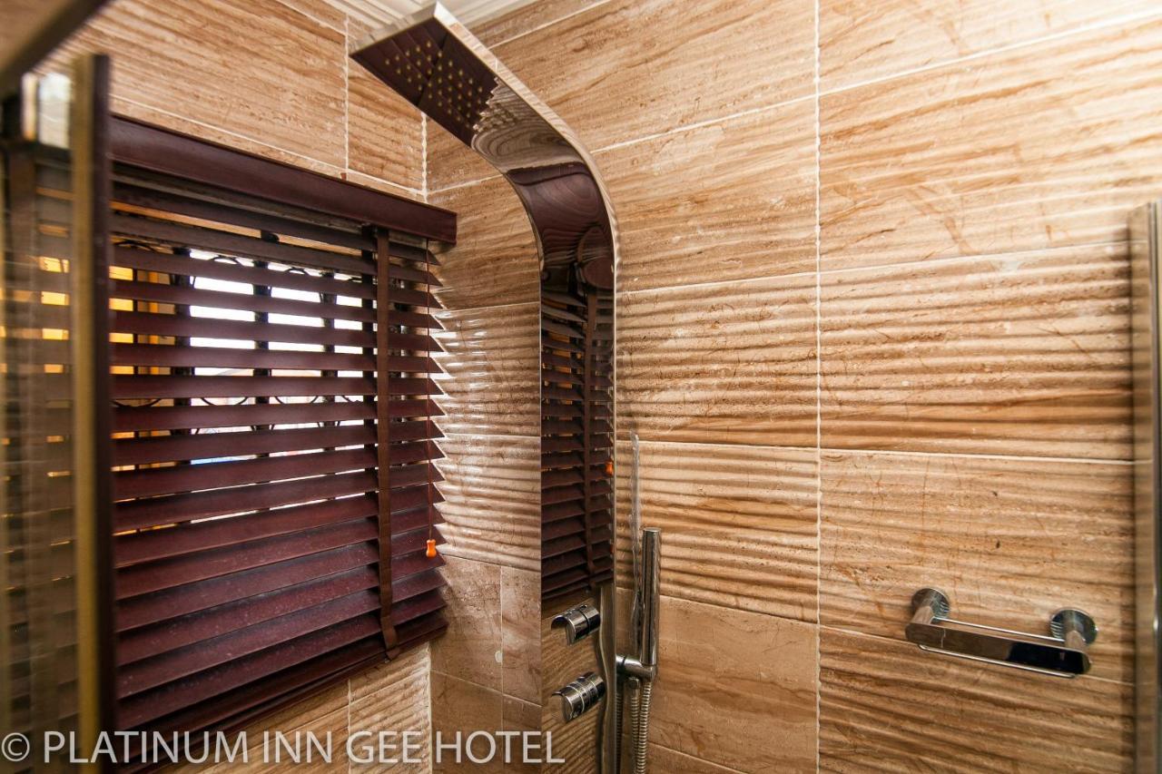 Platinum Inn Gee Hotel Suru Lere Extérieur photo